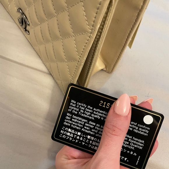 Small Chanel Ballerine Flap Bag in Beige / black - Picture 4 of 16